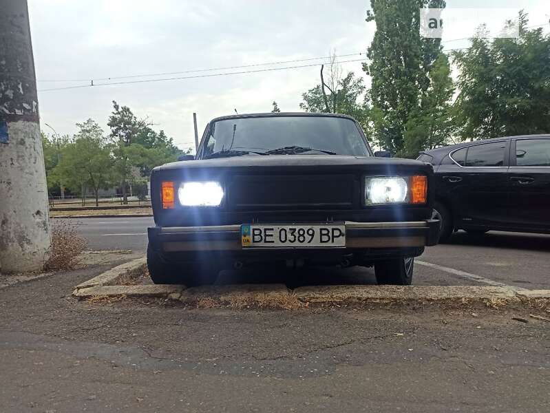 Седан ВАЗ / Lada 2105 1986 в Миколаєві