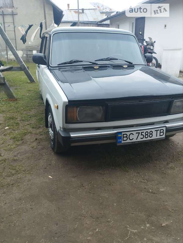 Седан ВАЗ / Lada 2105 1986 в Львові