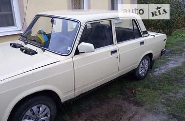 Седан ВАЗ / Lada 2105 1986 в Лубнах
