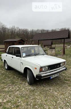 Седан ВАЗ / Lada 2105 1990 в Хотине