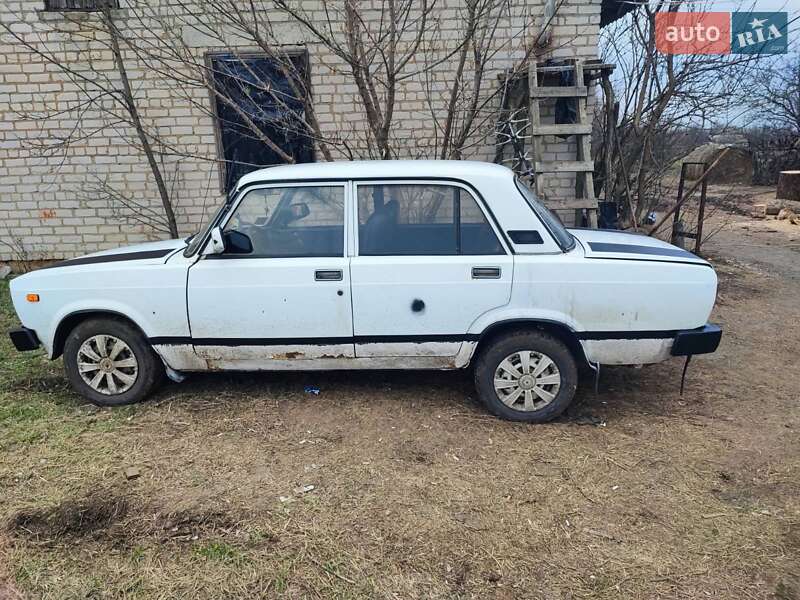 Седан ВАЗ / Lada 2105 1982 в Днепре фото Седан ВАЗ / Lada 2105 1982 в Днепре