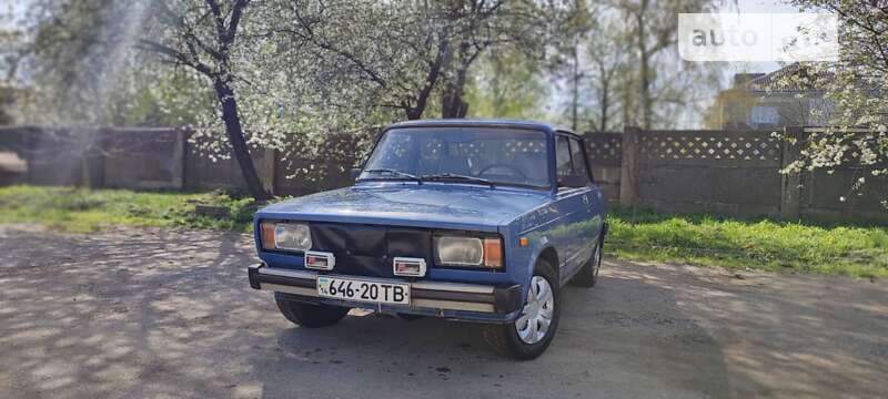 Седан ВАЗ / Lada 2105 1990 в Золочеві