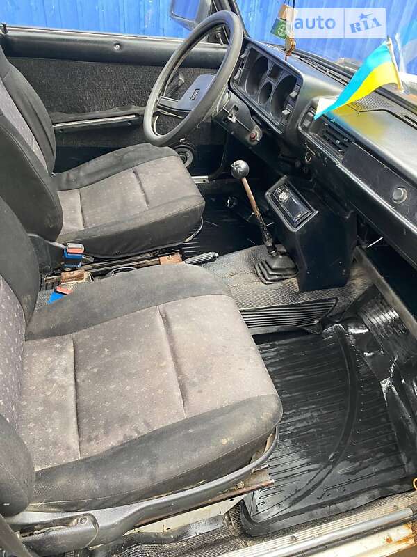 Седан ВАЗ / Lada 2105 1991 в Пулинах фото 5 Седан ВАЗ / Lada 2105 1991 в Пулинах
