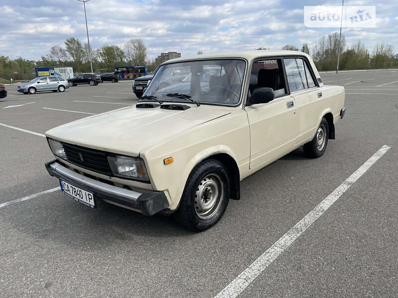 Седан ВАЗ / Lada 2105 1984 в Киеве