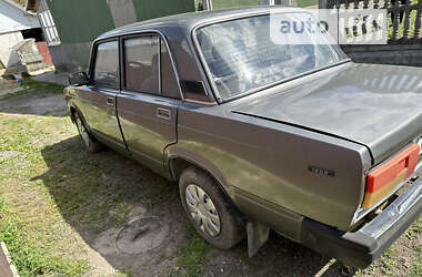 Седан ВАЗ / Lada 2105 1983 в Буську
