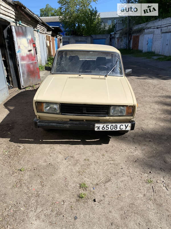 Седан ВАЗ / Lada 2105 1990 в Кролевце