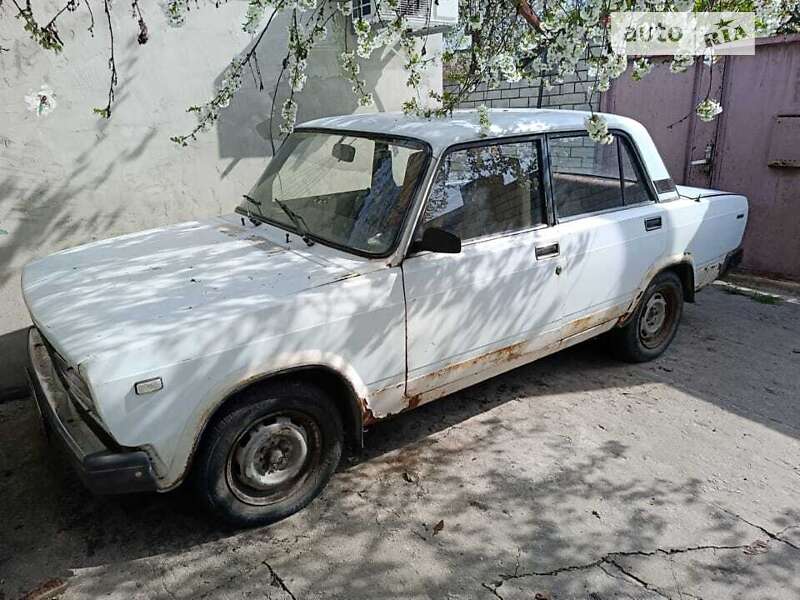 Седан ВАЗ / Lada 2105 1985 в Дніпрі