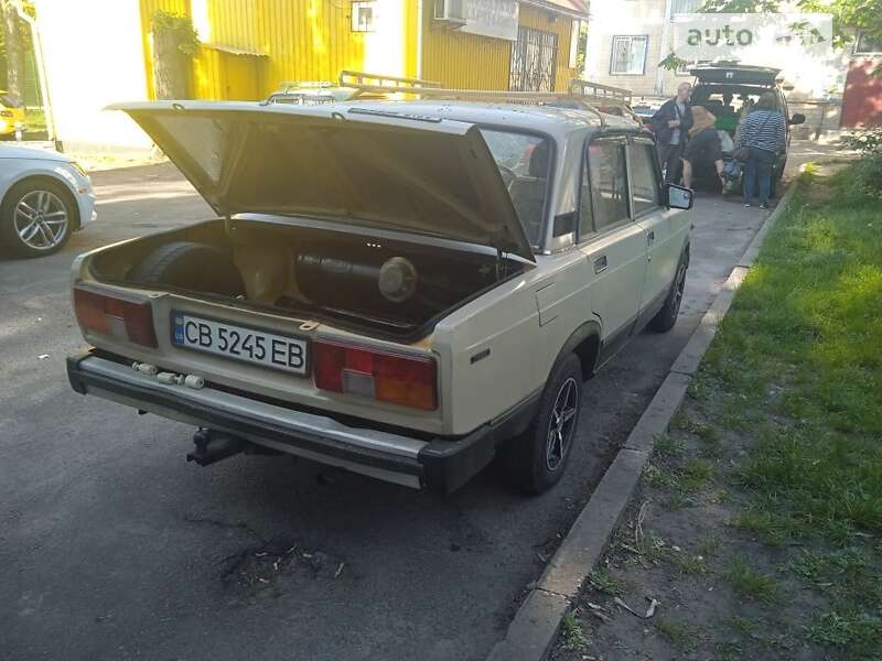 Седан ВАЗ / Lada 2105 1995 в Киеве