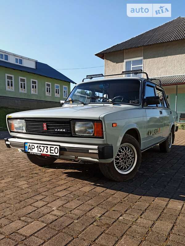 Седан ВАЗ / Lada 2105 1990 в Коломые