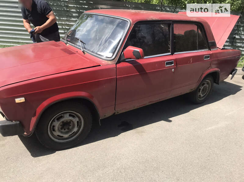 Седан ВАЗ / Lada 2105 1993 в Києві