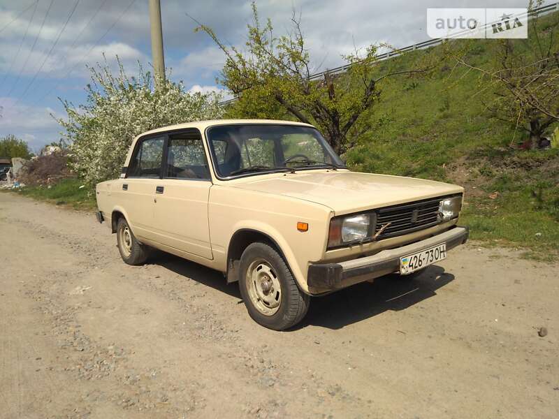 Седан ВАЗ / Lada 2105 1991 в Олександрії