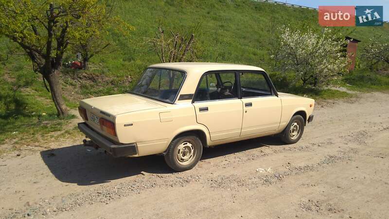 Седан ВАЗ / Lada 2105 1991 в Александрие