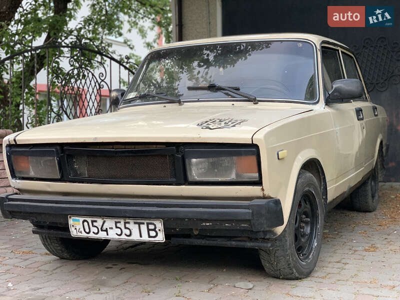 Седан ВАЗ / Lada 2105 1987 в Калуше
