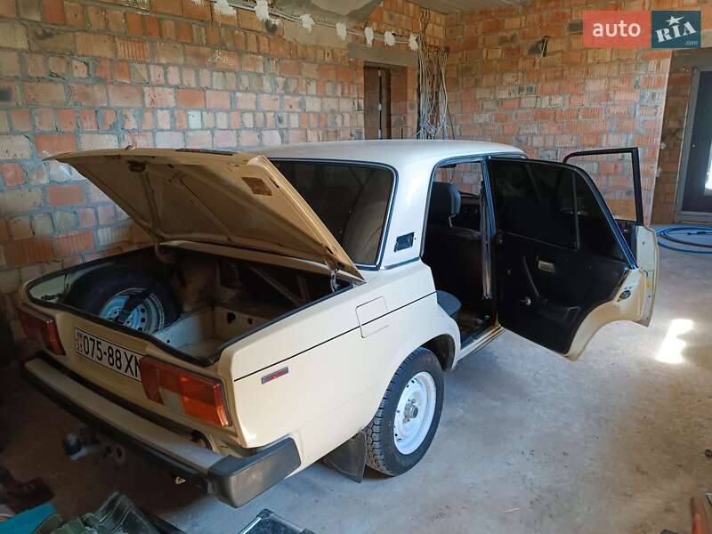 Седан ВАЗ / Lada 2105 1987 в Черновцах фото 7 Седан ВАЗ / Lada 2105 1987 в Черновцах