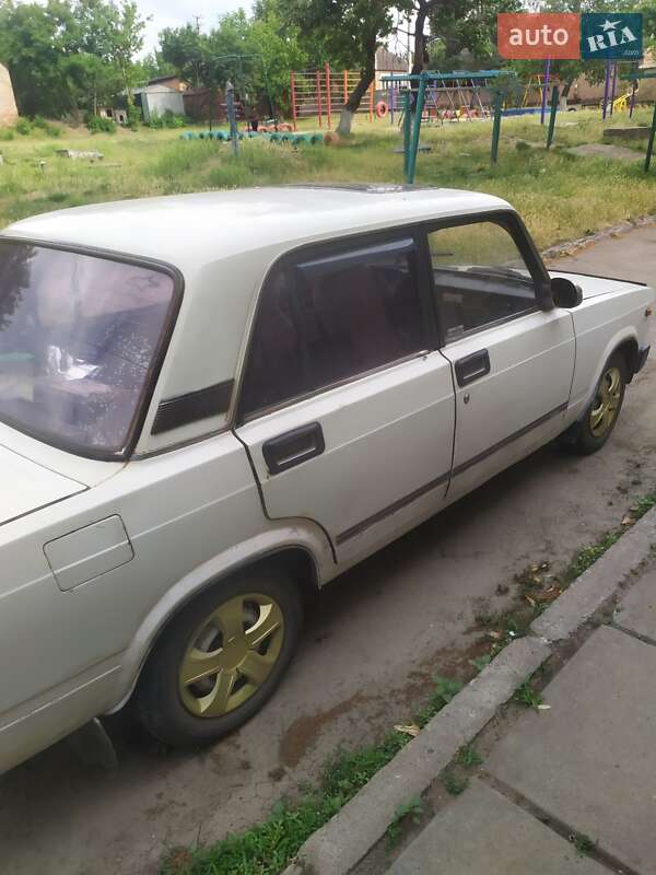 Седан ВАЗ / Lada 2105 1990 в Кривом Роге фото 2 Седан ВАЗ / Lada 2105 1990 в Кривом Роге