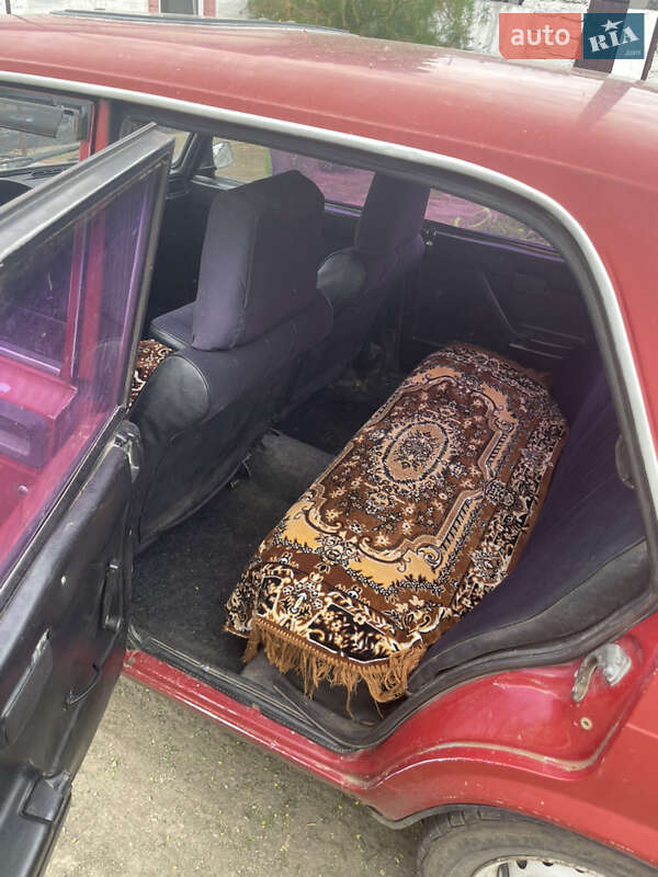 Седан ВАЗ / Lada 2105 1989 в Ольшанке фото 12 Седан ВАЗ / Lada 2105 1989 в Ольшанке