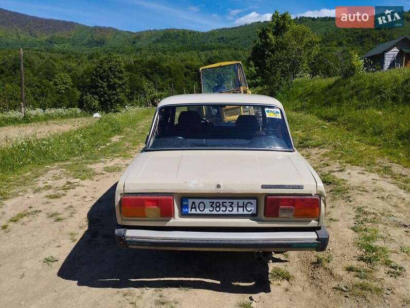 Седан ВАЗ / Lada 2105 1988 в Ужгороді