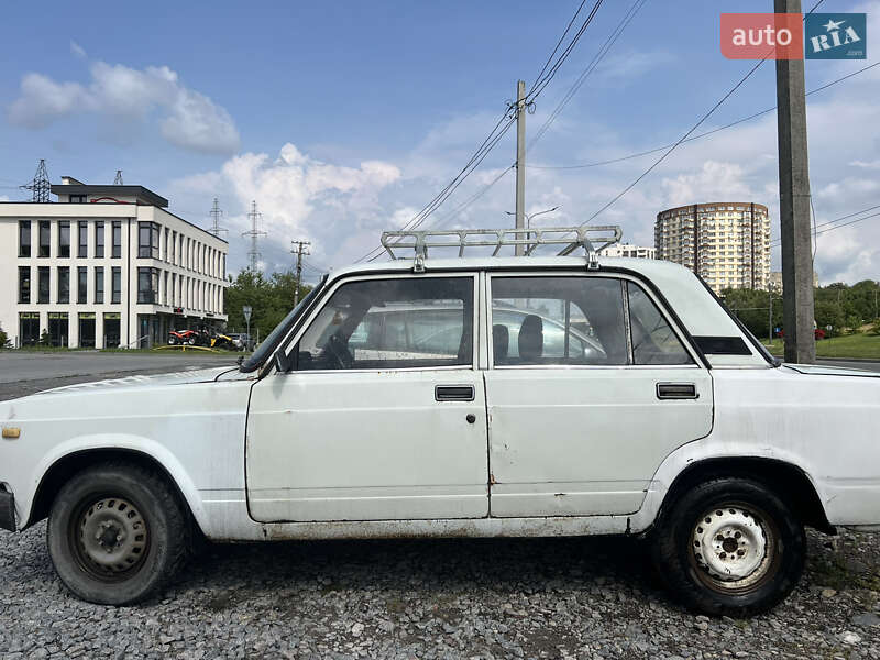 Седан ВАЗ / Lada 2105 1983 в Львові фото 5 Седан ВАЗ / Lada 2105 1983 в Львові