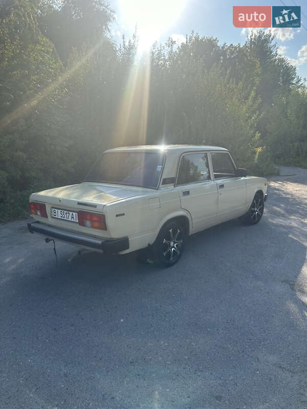 Седан ВАЗ / Lada 2105 1983 в Полтаве