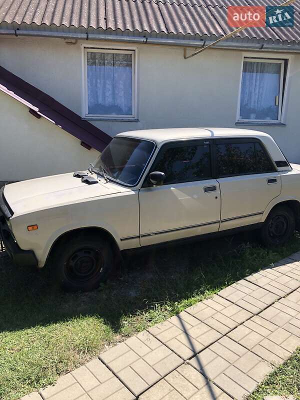 Седан ВАЗ / Lada 2105 1993 в Стрию