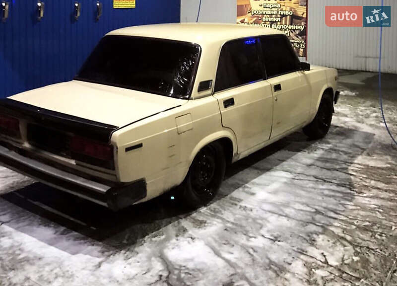 Седан ВАЗ / Lada 2105 1982 в Києві