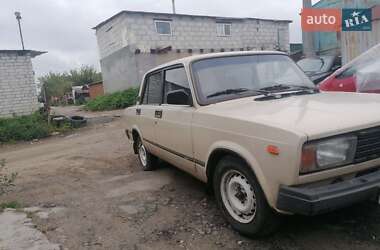 Седан ВАЗ / Lada 2105 1982 в Киеве
