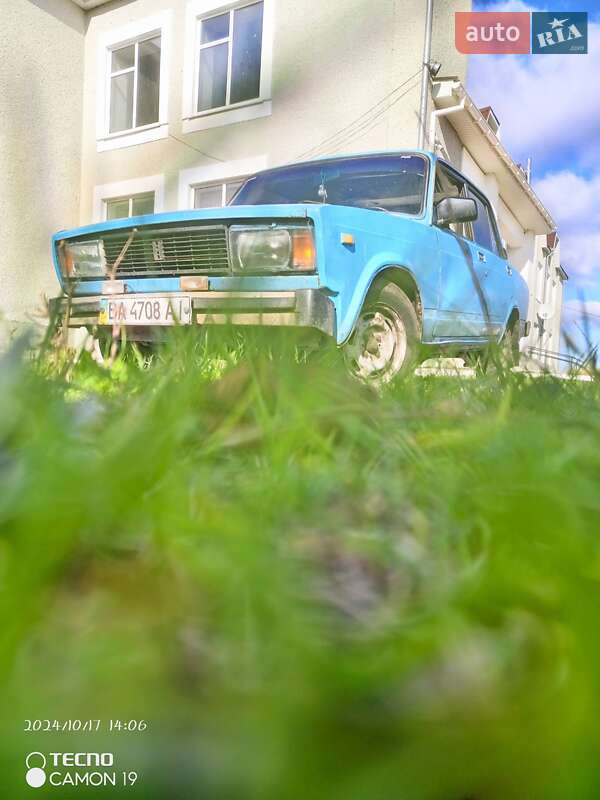 Седан ВАЗ / Lada 2105 1983 в Благовещенском фото 3 Седан ВАЗ / Lada 2105 1983 в Благовещенском