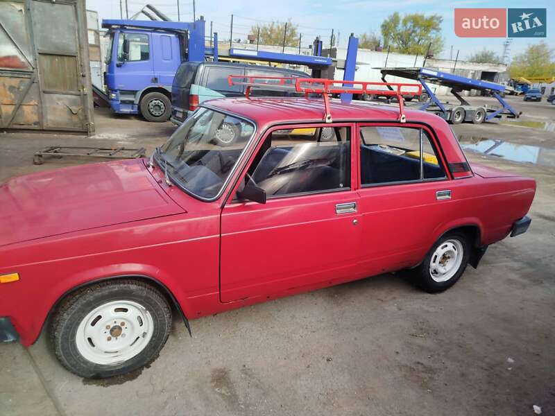 Седан ВАЗ / Lada 2105 1983 в Днепре