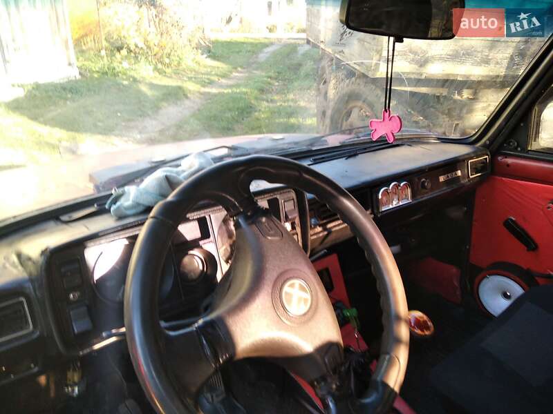 Седан ВАЗ / Lada 2105 1991 в Щирце фото 9 Седан ВАЗ / Lada 2105 1991 в Щирце