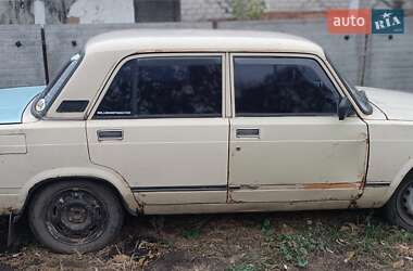 Седан ВАЗ / Lada 2105 1983 в Зміїві