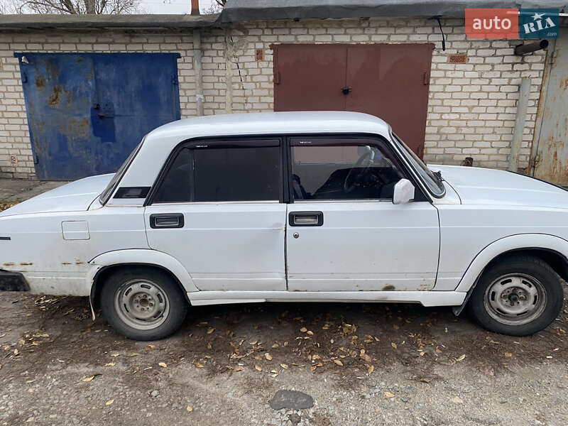 Седан ВАЗ / Lada 2105 1990 в Днепре