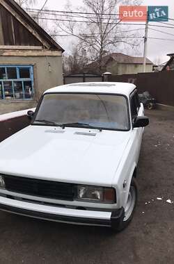 Седан ВАЗ / Lada 2105 1990 в Києві