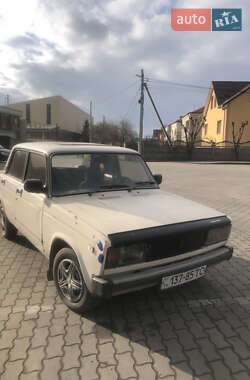 Седан ВАЗ / Lada 2105 1988 в Городке