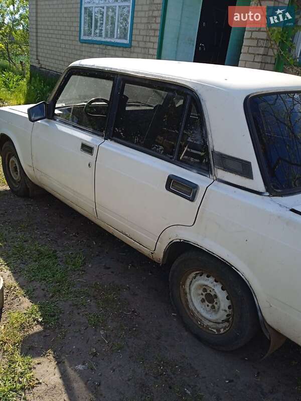 Седан ВАЗ / Lada 2105 1984 в Дніпрі