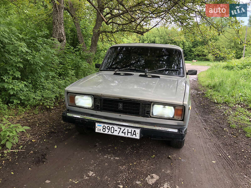 Седан ВАЗ / Lada 2105 1986 в Черновцах
