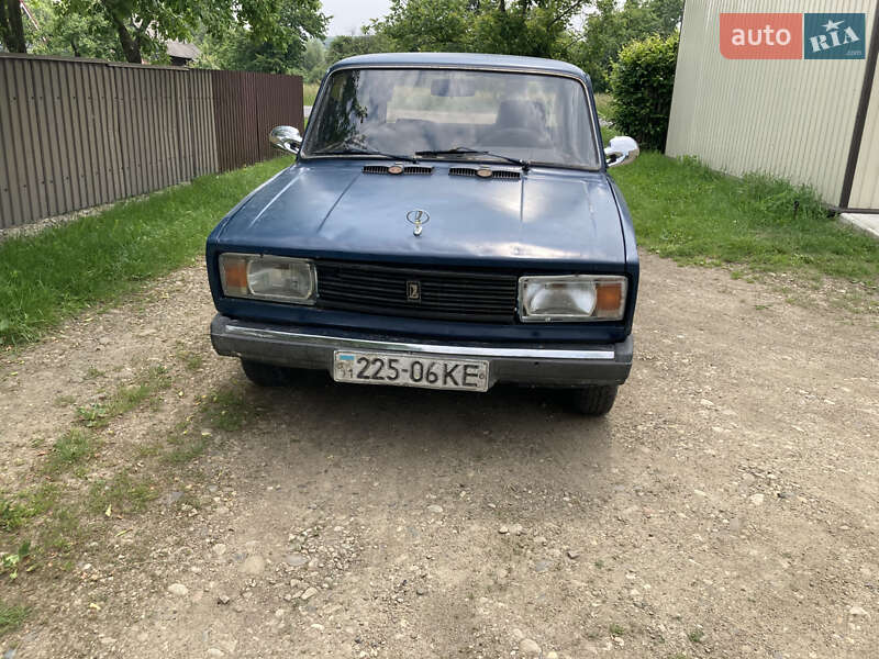 Седан ВАЗ / Lada 2105 1983 в Черновцах