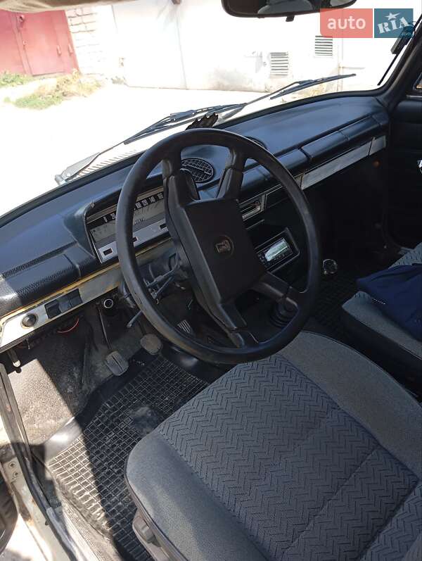Седан ВАЗ / Lada 2105 1981 в Львове