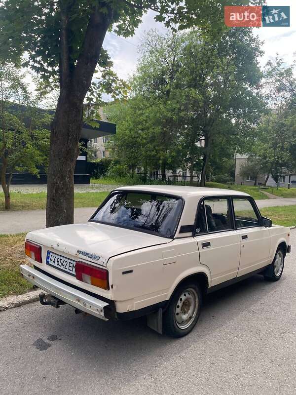 Седан ВАЗ / Lada 2105 1986 в Харькове