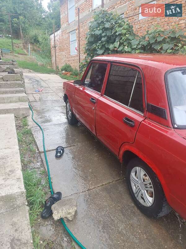 Седан ВАЗ / Lada 2105 1994 в Берегово