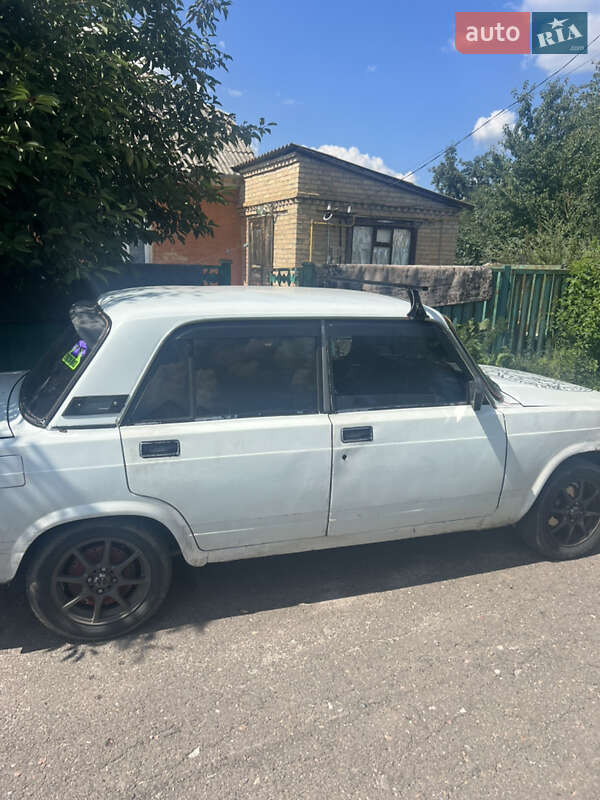Седан ВАЗ / Lada 2105 1983 в Василькове