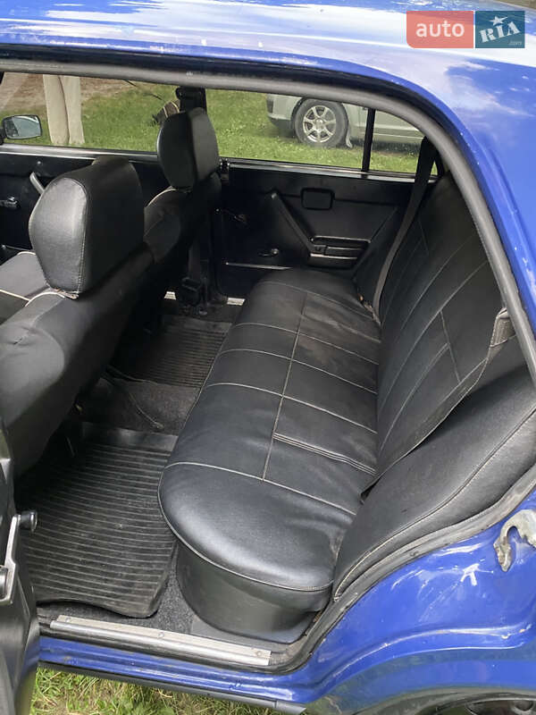 Седан ВАЗ / Lada 2105 1990 в Львове
