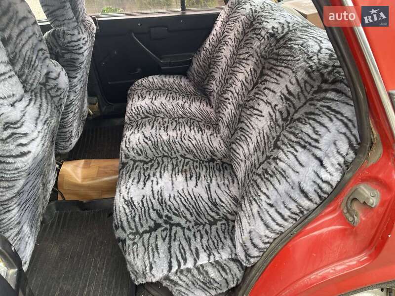 Седан ВАЗ / Lada 2105 1991 в Здолбунове фото 4 Седан ВАЗ / Lada 2105 1991 в Здолбунове