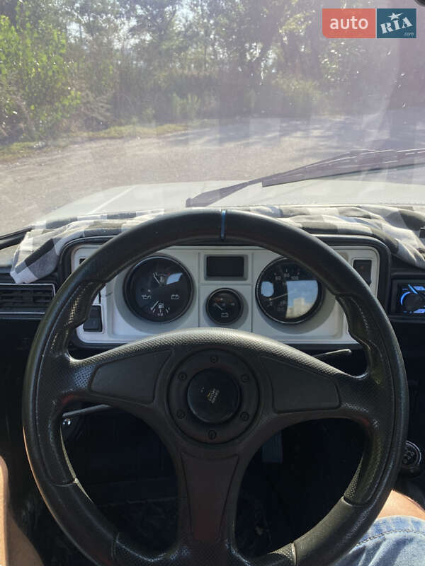 Седан ВАЗ / Lada 2105 1994 в Дніпрі