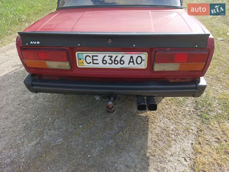 Седан ВАЗ / Lada 2105 1993 в Черновцах