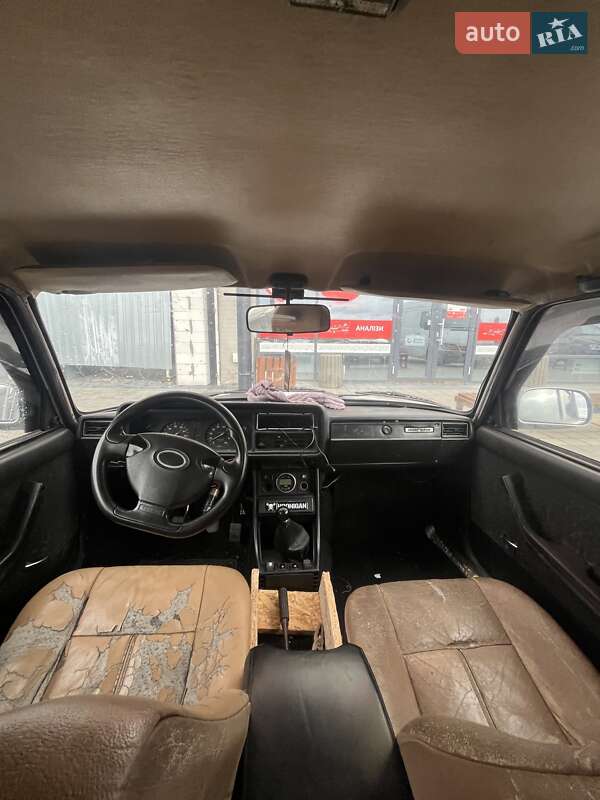 Седан ВАЗ / Lada 2105 1990 в Авангарді