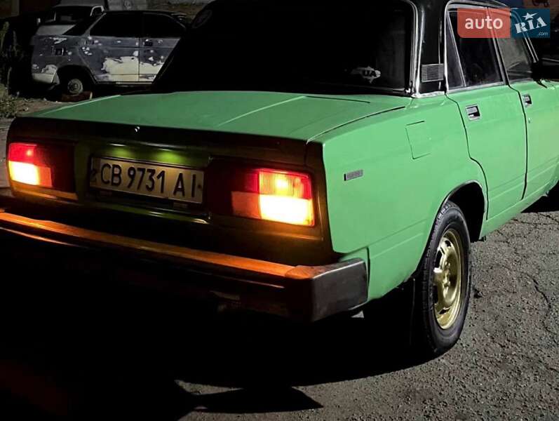 Седан ВАЗ / Lada 2105 1988 в Чернигове фото 2 Седан ВАЗ / Lada 2105 1988 в Чернигове