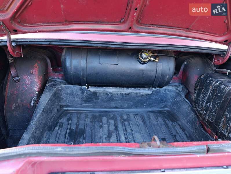 Седан ВАЗ / Lada 2105 1989 в Вышгороде