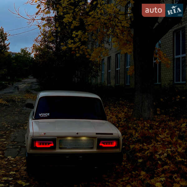 Седан ВАЗ / Lada 2105 1990 в Черкассах