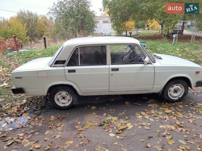 Седан ВАЗ / Lada 2105 1982 в Верхнеднепровске фото 6 Седан ВАЗ / Lada 2105 1982 в Верхнеднепровске