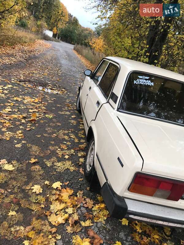 Седан ВАЗ / Lada 2105 1986 в Люботине фото 2 Седан ВАЗ / Lada 2105 1986 в Люботине